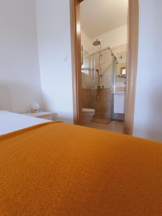 Apartmani Starigrad Paklenica - Danijel Экстерьер фото