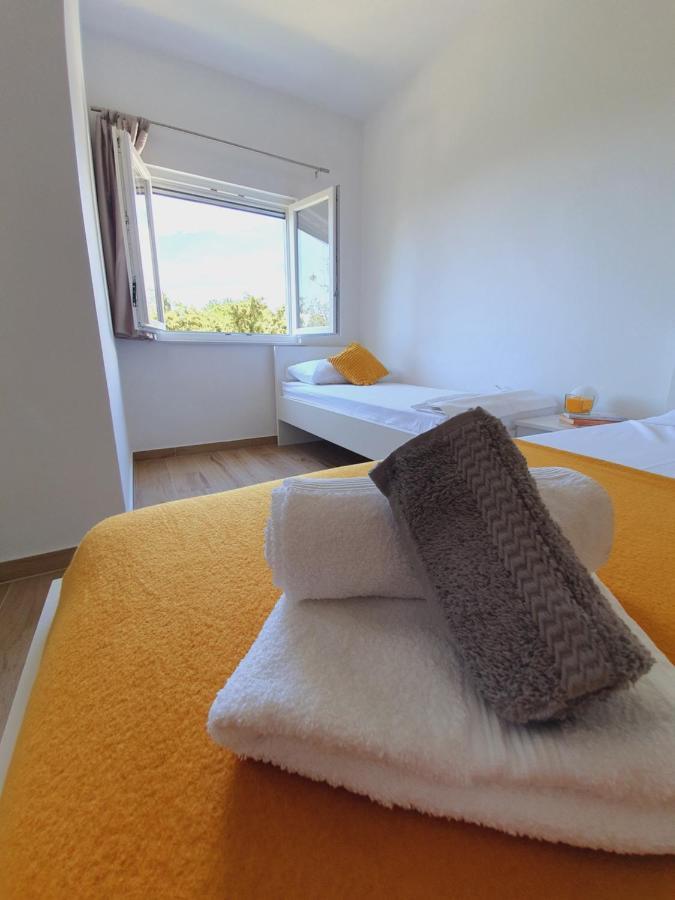 Apartmani Starigrad Paklenica - Danijel Экстерьер фото