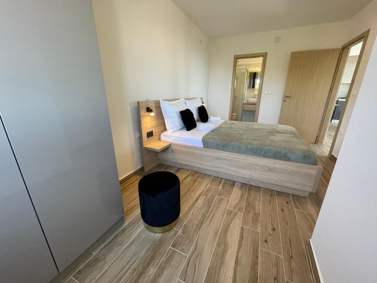 Apartmani Starigrad Paklenica - Danijel Экстерьер фото