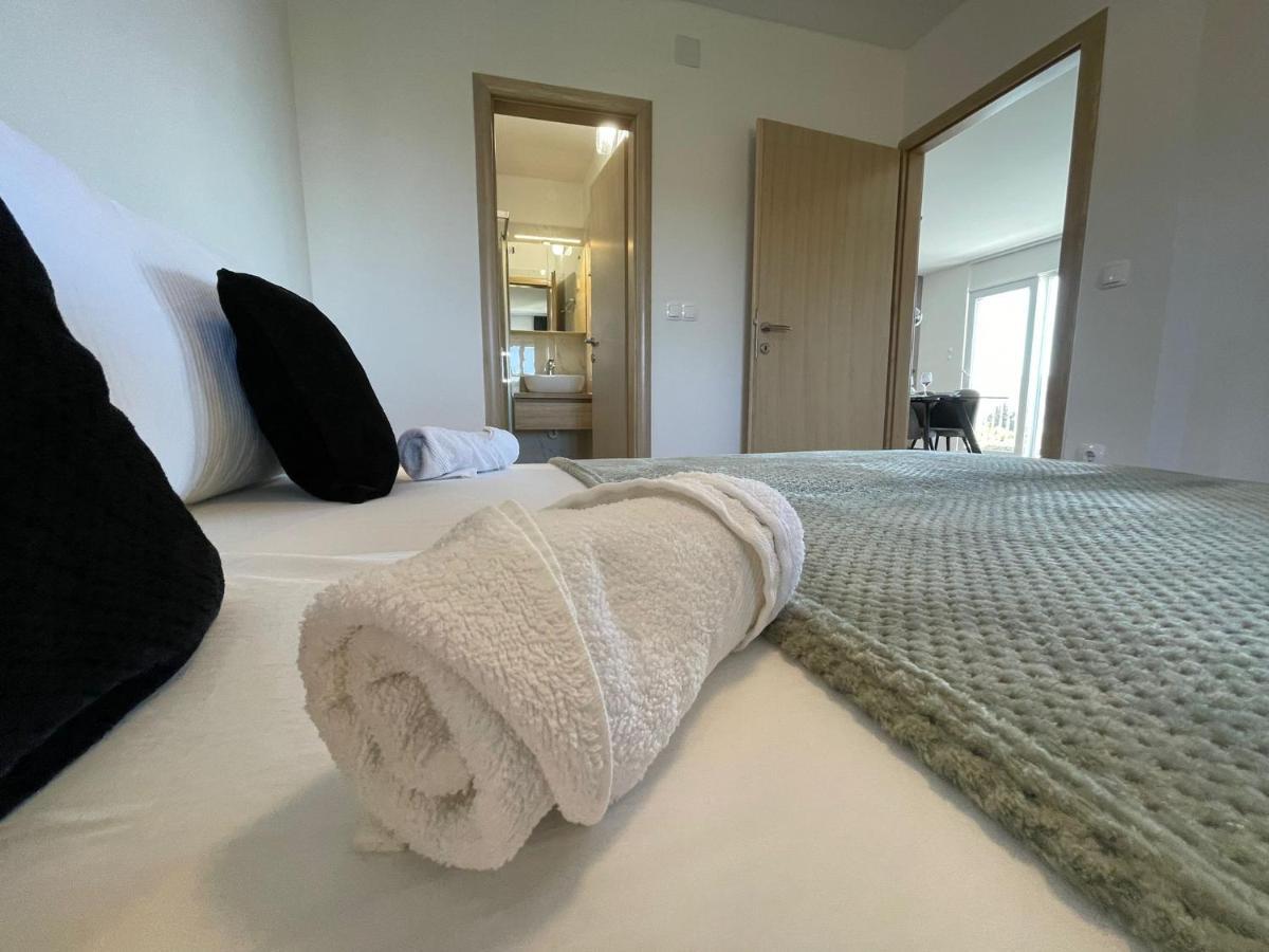 Apartmani Starigrad Paklenica - Danijel Экстерьер фото