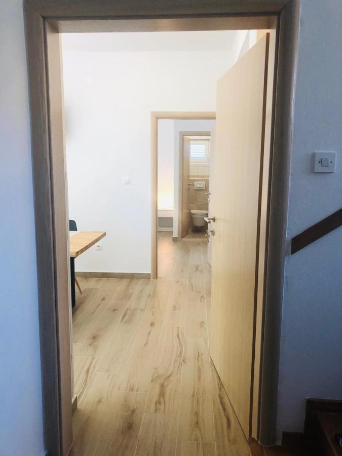 Apartmani Starigrad Paklenica - Danijel Экстерьер фото